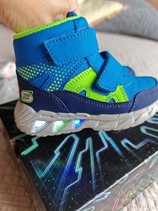 Skechers saapad (5 foto / 7)