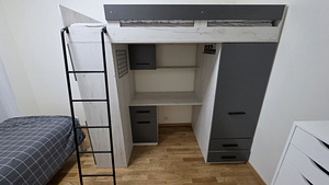 Lastetoa mööblikomplekt (voodi, laud, kapid) (1 foto / 2)