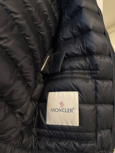 Moncler sulejope ( size 1) nagu uus, paar korda seljas olnud (2 foto / 4)