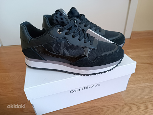 Новые черные туфли Calvin Klein s.39 (фото #1)