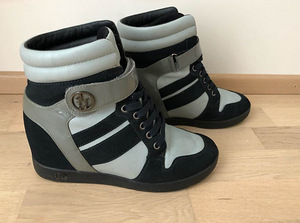 Кроссовки armani (3 фото из 3)