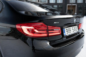 BMW 520x-Drive Black Shadow Line (5 foto / 10)