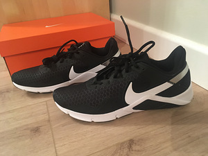 Uued Nike tossud/ botased s 43(44) (2 foto / 6)