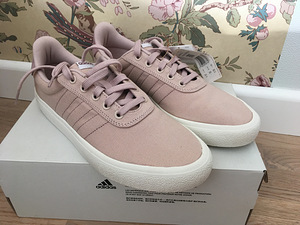 Uued! Adidas vabajajalanõud/ tennised s 42