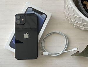 iPhone 12 mini 64 ГБ черный (2 фото из 2)