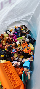 Täis kast LEGO klotsid , umb 70l (1 foto / 10)