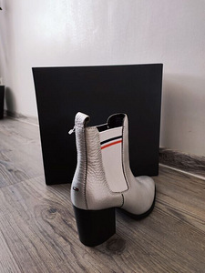 Uued TOMMY HILFIGER nahast saapad s39 (4 foto / 5)