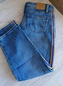 Uued Tommy Hilfiger lühendatud teksad tüdrukule, 128 (4 foto / 8)