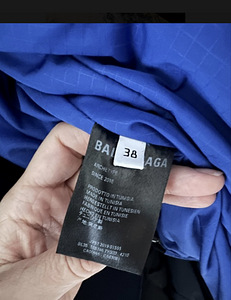 Balenciaga пуховик оригинал. (6 фото из 7)