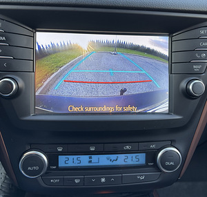 Toyota Avensis 2016 (9 фото из 9)