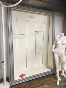 Мебель для магазина (2 фото из 4)