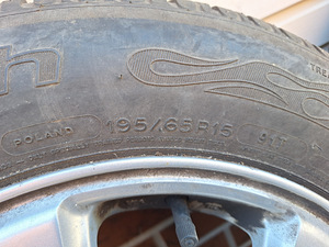 Литые диски R15 6.5J + шины 195/65 R15 (8 фото из 10)