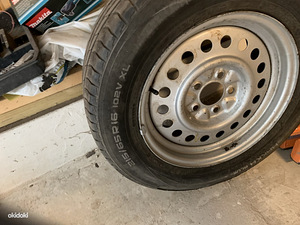 Toyota Rav4 varuratas 215/65R16 koos Nokian suverehviga (3 foto / 3)