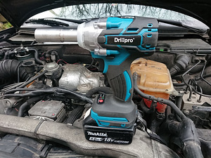 Отвертка 1/2+1/4, питание от аккумуляторов Makita 18В (2 фото из 5)