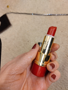 Помады Dior, Chanel, Clinique, Lancôme (8 фото из 10)