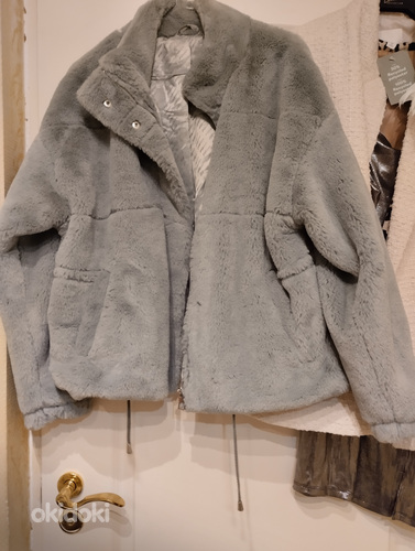 Короткая куртка из искусственной кожи, размер М, новая (фото #1)