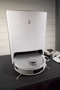 Diil! ECOVACS DEEBOT X1 OMNI koos lisa tarvikutega (1 foto / 10)