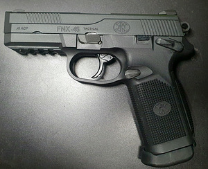 Exchange! Vfc/Cybergun FNX-45 Civilian GBB pistol (2 foto / 8)
