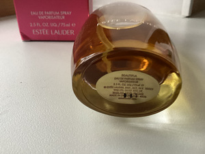 Beautiful Eau de Parfum Spray (7 foto / 7)