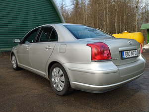 Продам Toyota Avensis 2005 (2 фото из 11)
