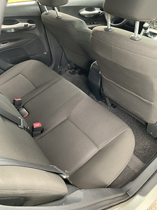 Toyota Auris 2.2 130kw (13 foto / 15)