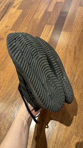Кроссовки Adidas (3 фото из 4)