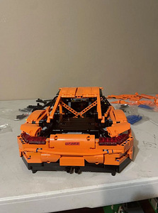 LEGO Technic Porsche 911 GT3 RS (3 foto / 3)
