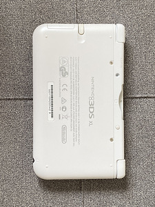 Nintendo 3DS XL (Valge) + SD-card (3 foto / 4)