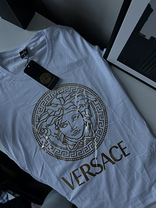 Женская футболка Versace