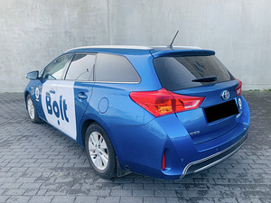AUTORENT TOYOTA AURIS HÜBRID + LPG | BOLT FORUS WOLT (2 foto / 3)