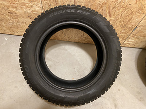 235/55/17 Pirelli naastrehvid 4tk (4 foto / 7)
