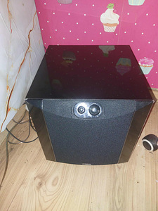 Subwoofer Yamaha ns-sw200 (1 foto / 1)