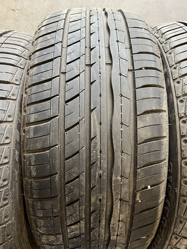 Suverehvid 215/50R17