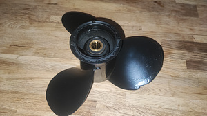 Suzuki paadimootori sõukruvi, 9.25x11, DT9.9A, DT15A jt (6 foto / 6)