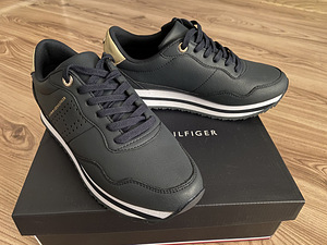 Кроссовки hilfiger (1 фото из 1)