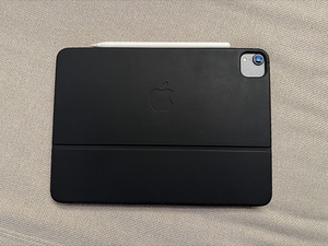 iPad Pro 11 256GB + Smart Folio Keyboard + Apple Pencil (3 foto / 5)