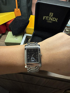 Женские часы Fendi Orologi 7000G (2 фото из 4)