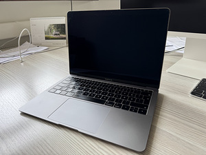 Macbook air Retina 13-inch 2018 (2 foto / 3)