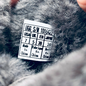 UGG (4 фото из 4)