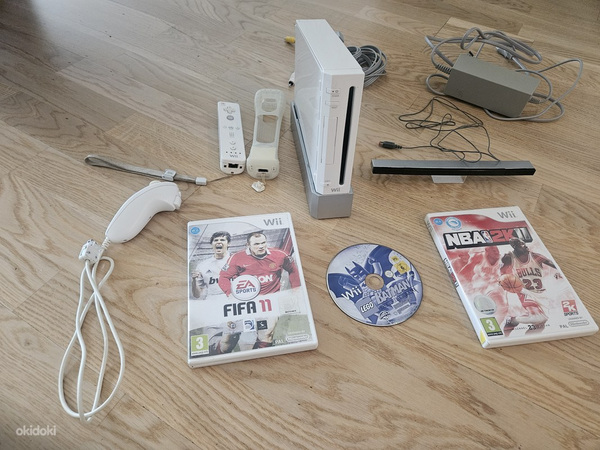 Nintendo WIi kolme mänguga