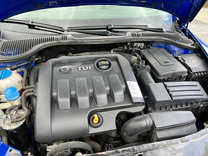 Skoda Octavia (12 foto / 12)