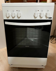 Väga heas korras Zanussi klaaskeraamiline elektripliit-ahi (6 foto / 7)