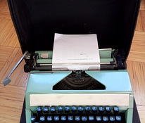 Kirjutusmasin "Moskva" koos passiga