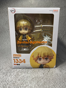Аниме фигурка (2 фото из 3)