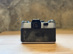 Müüa Zenit-E 35mm filmikaamera + vutlar (2 foto / 4)