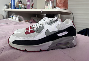 Найк кроссовки (3 фото из 5)