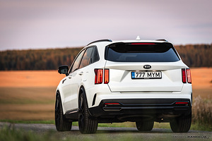KIA SORENTO RENT (2 foto / 5)