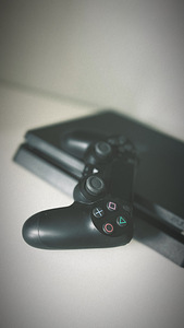 Sony Playstation 4 (PS4) Slim 500GB Black (3 foto / 10)