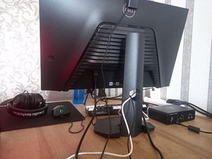 Mänguarvuti koos monitori ja seadmetega (7 foto / 10)