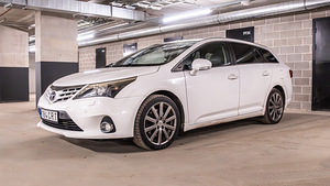 Toyota Avensis 2.2 D-4D T27 (7 foto / 11)